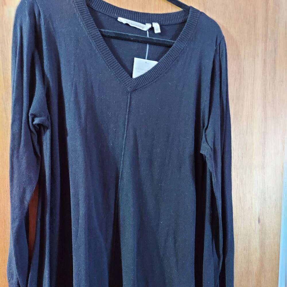 NWT Soft Surroundings Black V Neck Tunic Length Lightweight Sweater size L